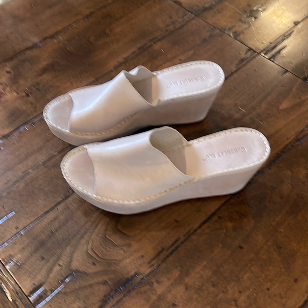 Cute Chocolat Blu wedges, size 8